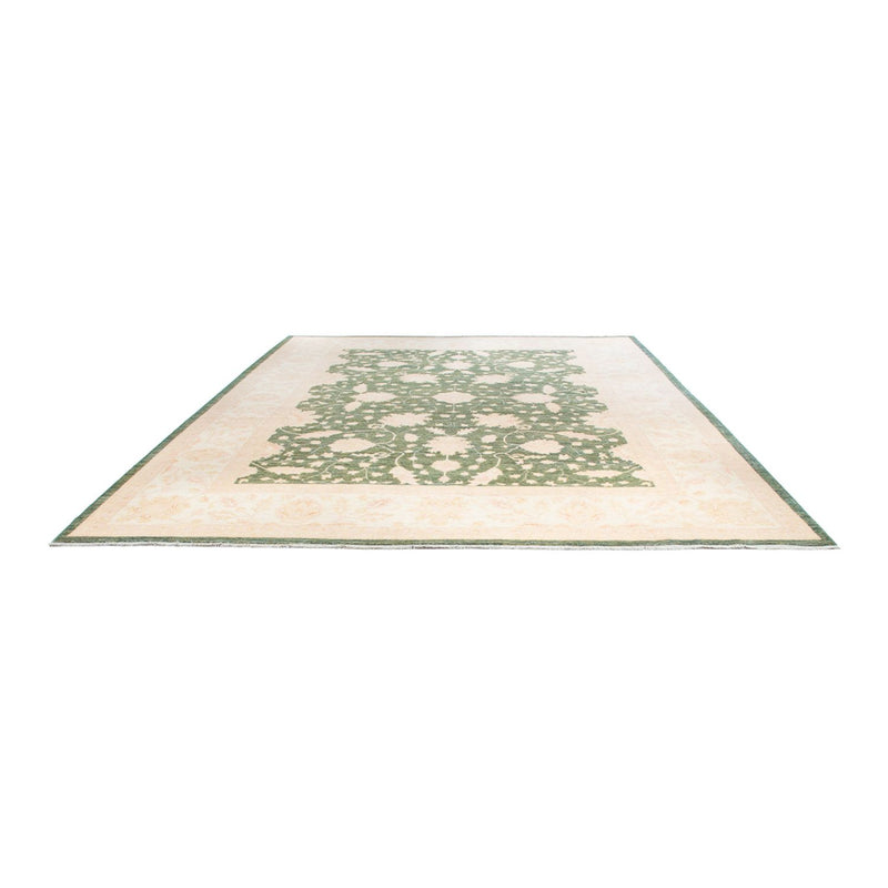 Ziegler Carpet - 404 x 307 cm - olivengrøn
