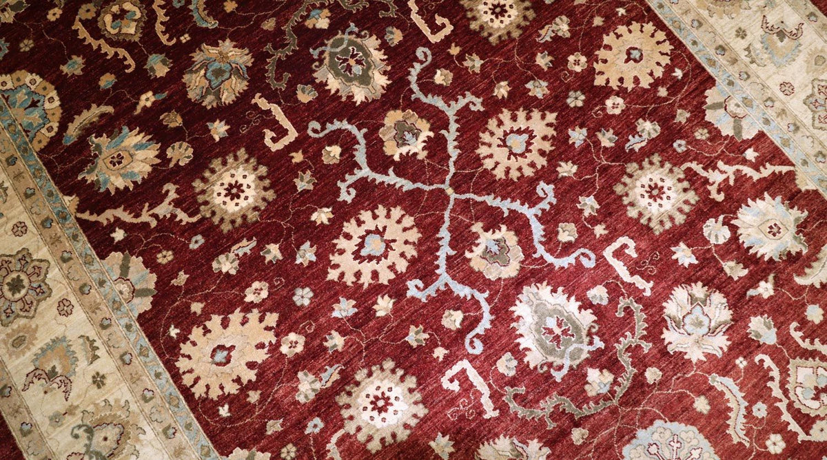 Ziegler Carpet - 357 x 276 cm - mørkerød