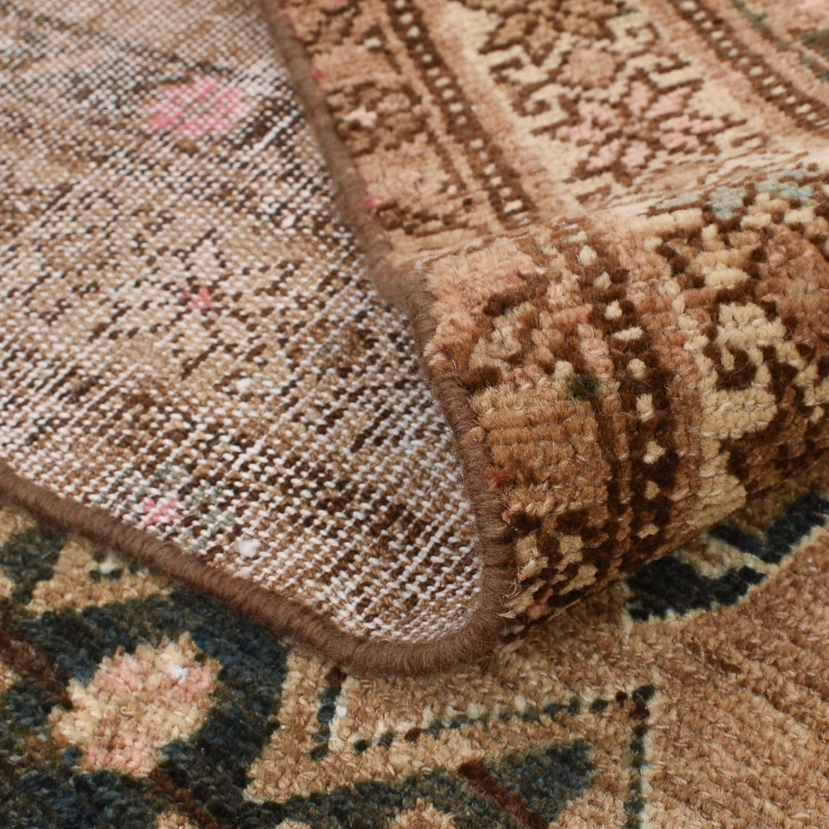 Vintage tæppe - 186 x 126 cm - lysrød