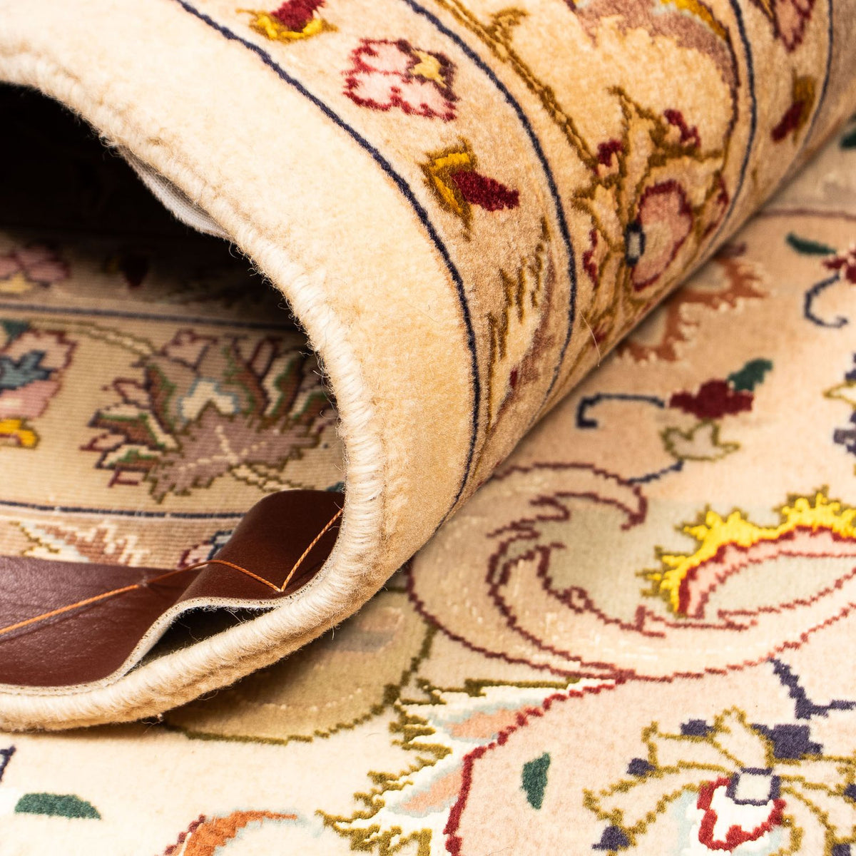 Persisk tæppe - Tabriz - 377 x 298 cm - lys brun