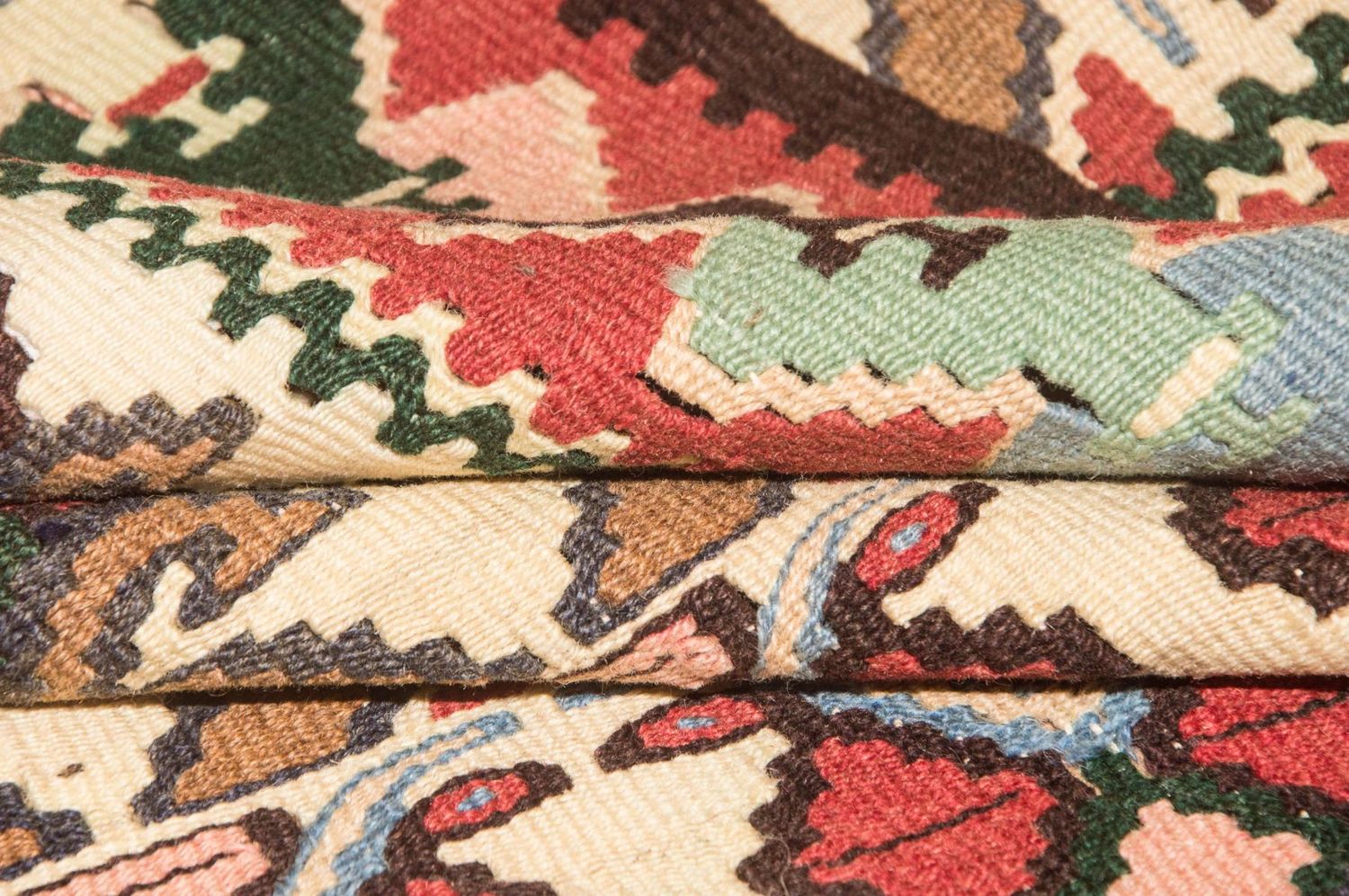 Kelim-tæppe - gammelt - 143 x 119 cm - beige