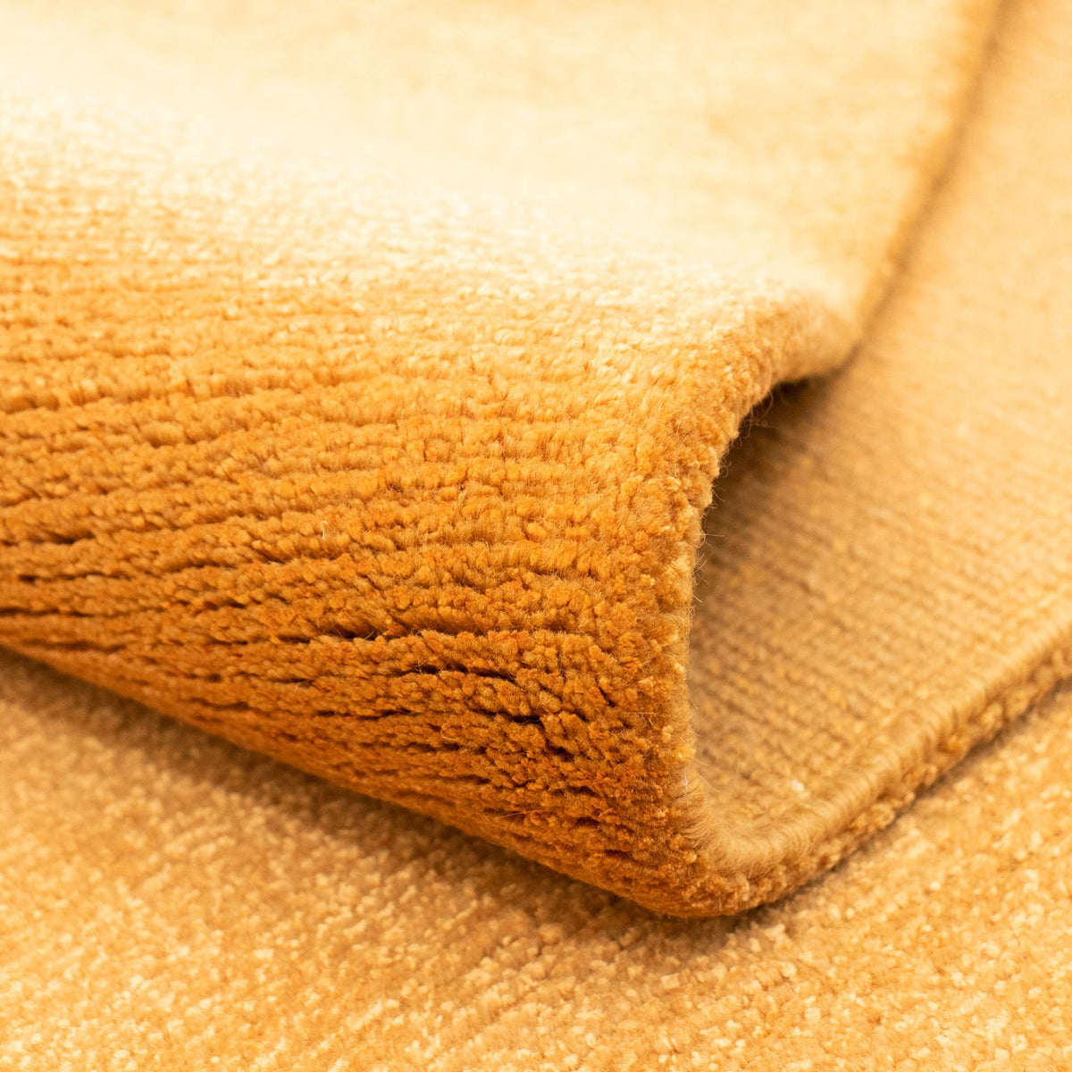 Nepal Tæppe - 200 x 142 cm - guld