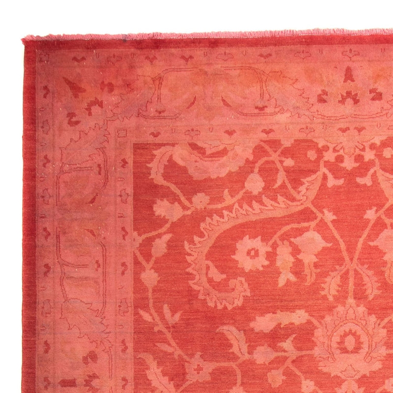 Ziegler Carpet - 365 x 256 cm - lysrød
