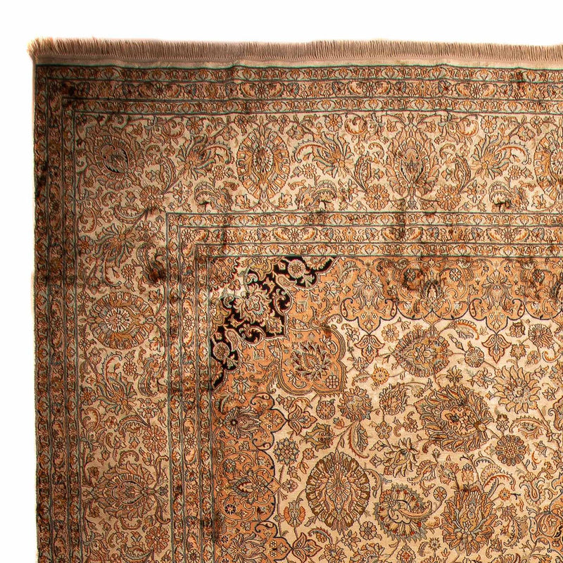 Silketæppe - Kashmir Silk - 410 x 307 cm - lys brun