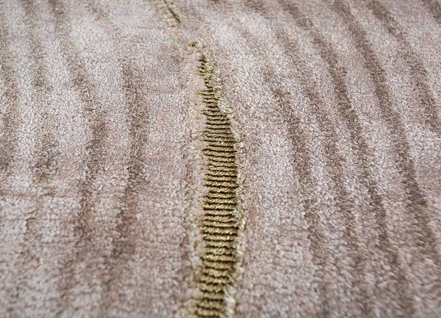 Tæppe - 300 x 240 cm - lys brun