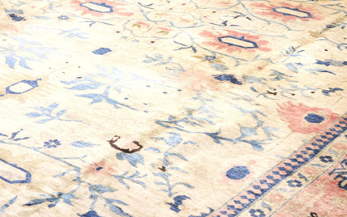 Ziegler Carpet - 536 x 371 cm - beige