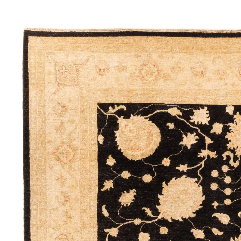 Ziegler Carpet - 378 x 272 cm - sort