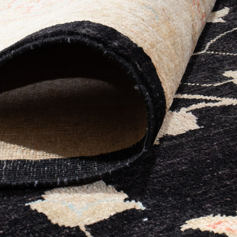 Ziegler Carpet - 378 x 272 cm - sort