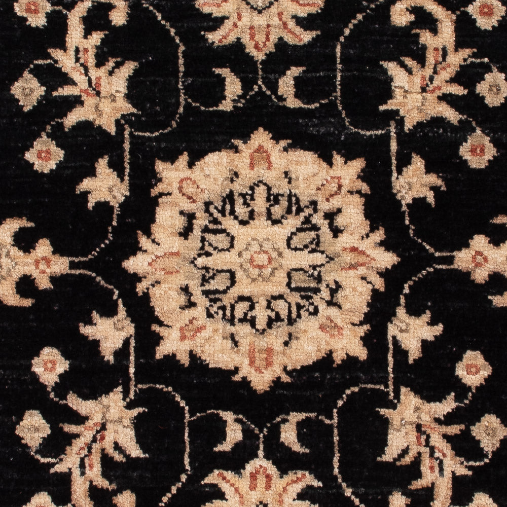 Ziegler Carpet - 115 x 81 cm - sort