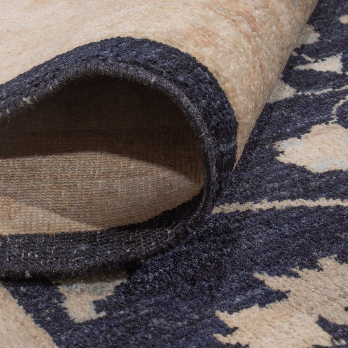 Ziegler Carpet - 290 x 259 cm - sort