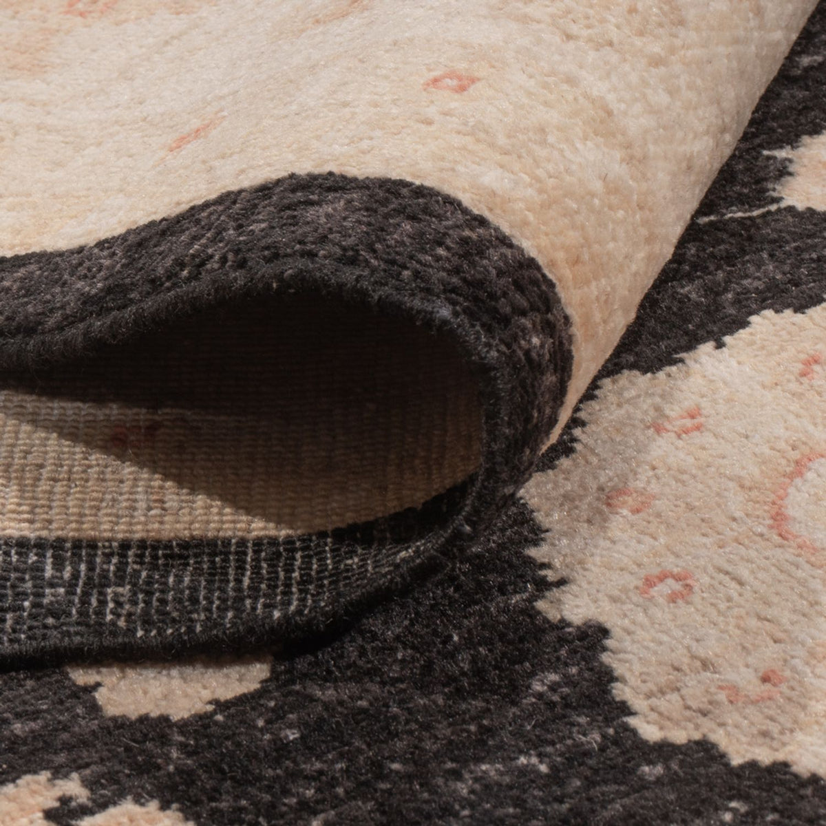 Ziegler Carpet - 303 x 258 cm - sort