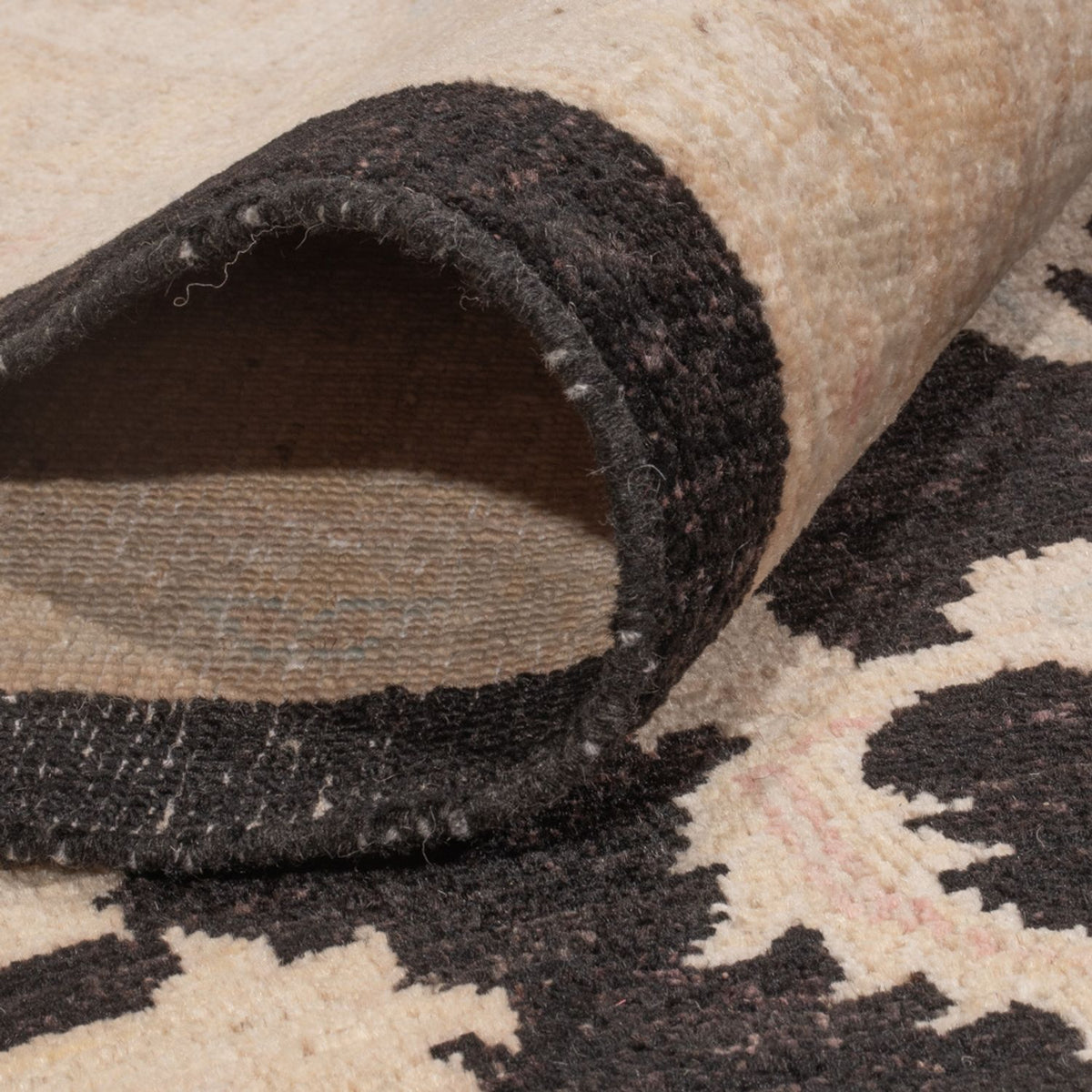 Ziegler Carpet - 298 x 253 cm - sort