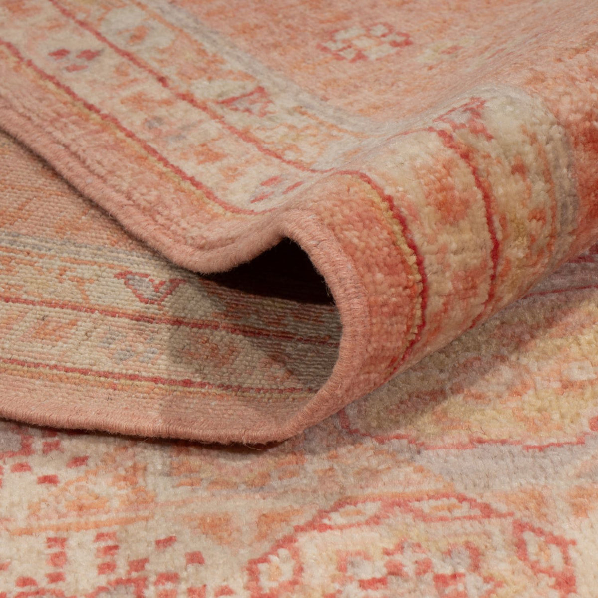 Ziegler Carpet - Ariana - 247 x 204 cm - lysrød