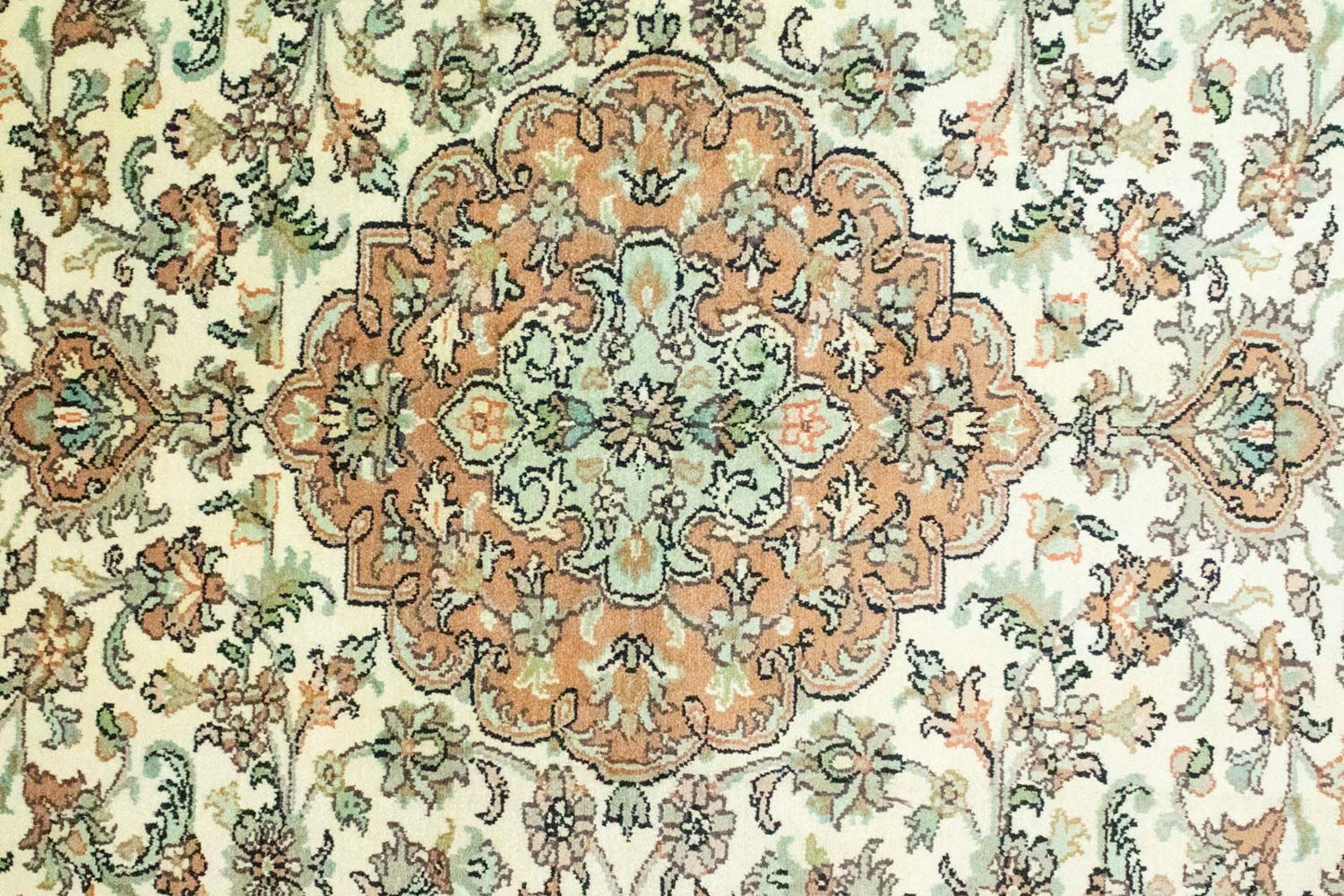 Silketæppe - Kashmir Silk - 183 x 129 cm - beige