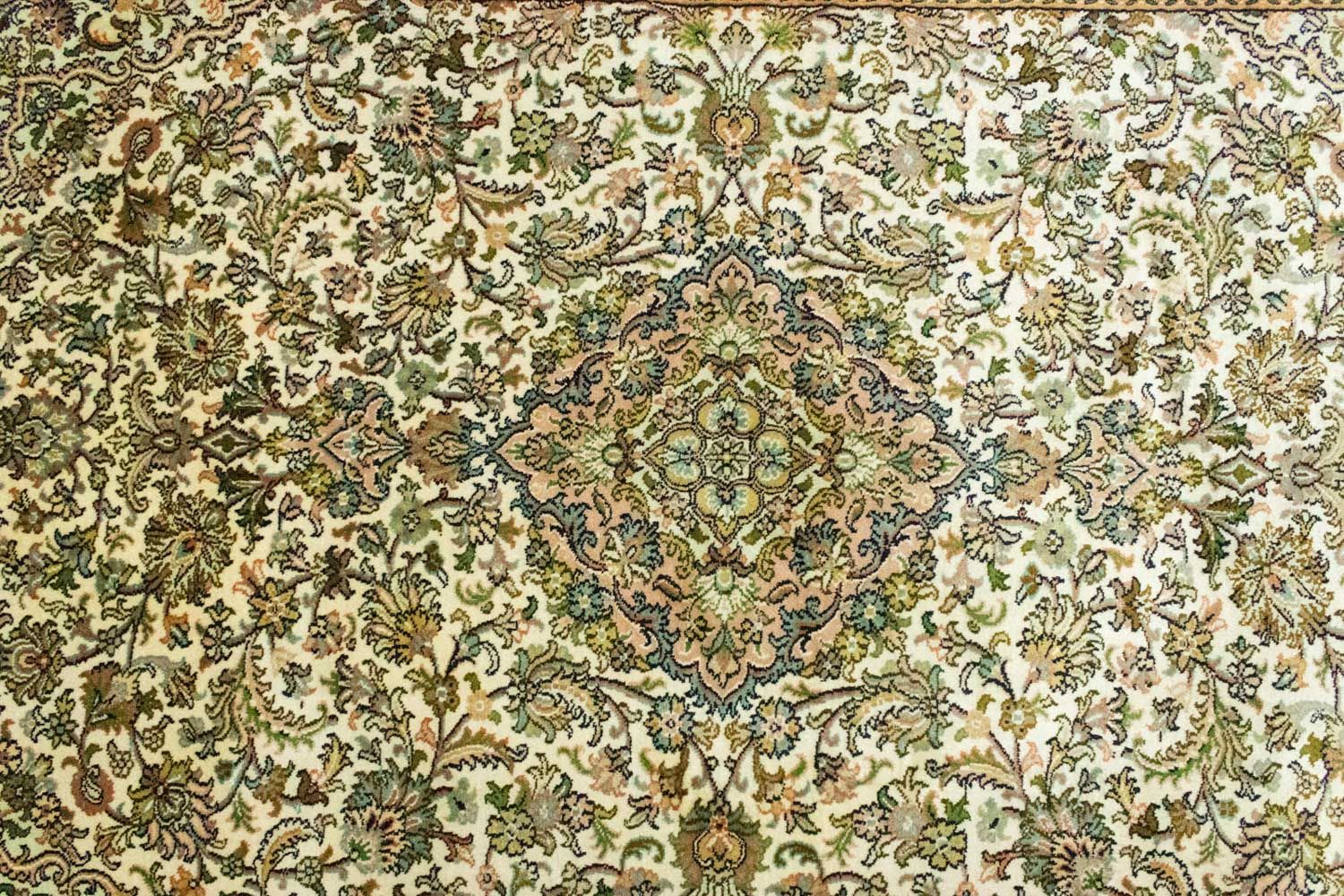 Silketæppe - Kashmir Silk - 183 x 125 cm - beige