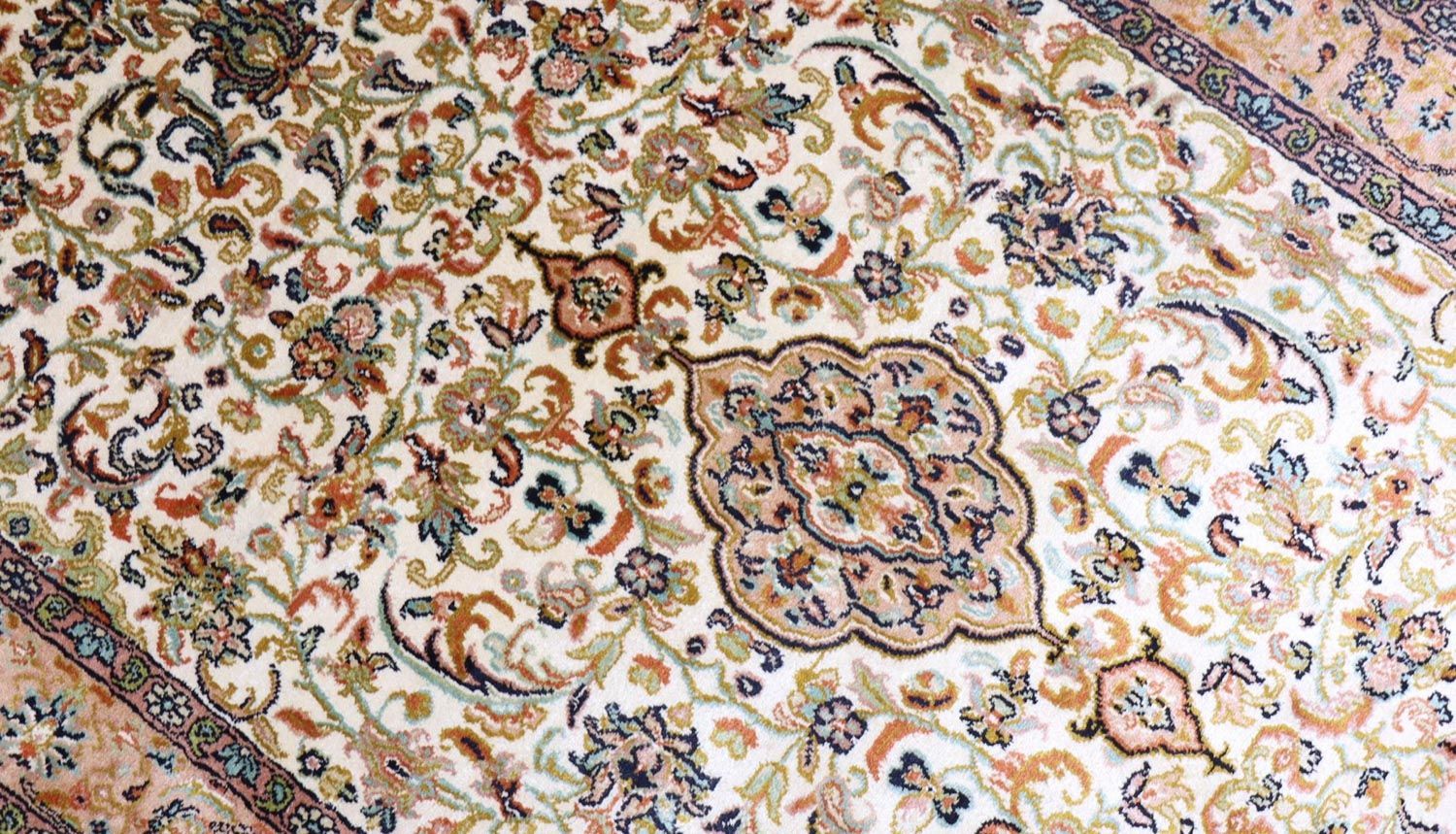 Silketæppe - Kashmir Silk - 155 x 99 cm - beige