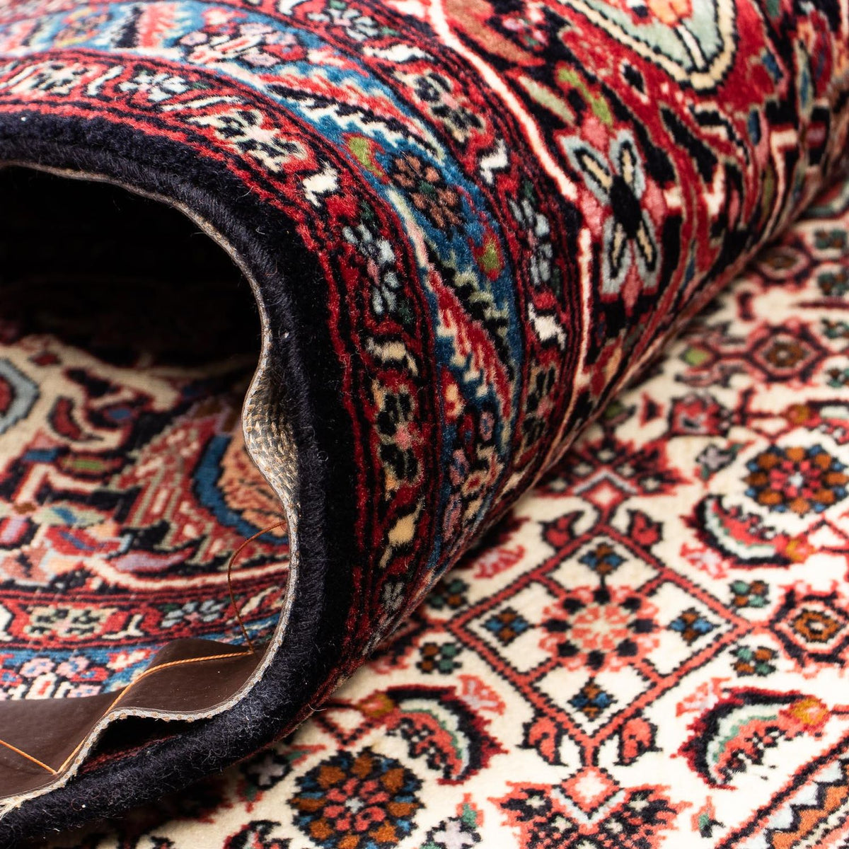 Persisk tæppe - Bijar - 382 x 249 cm - mørkerød