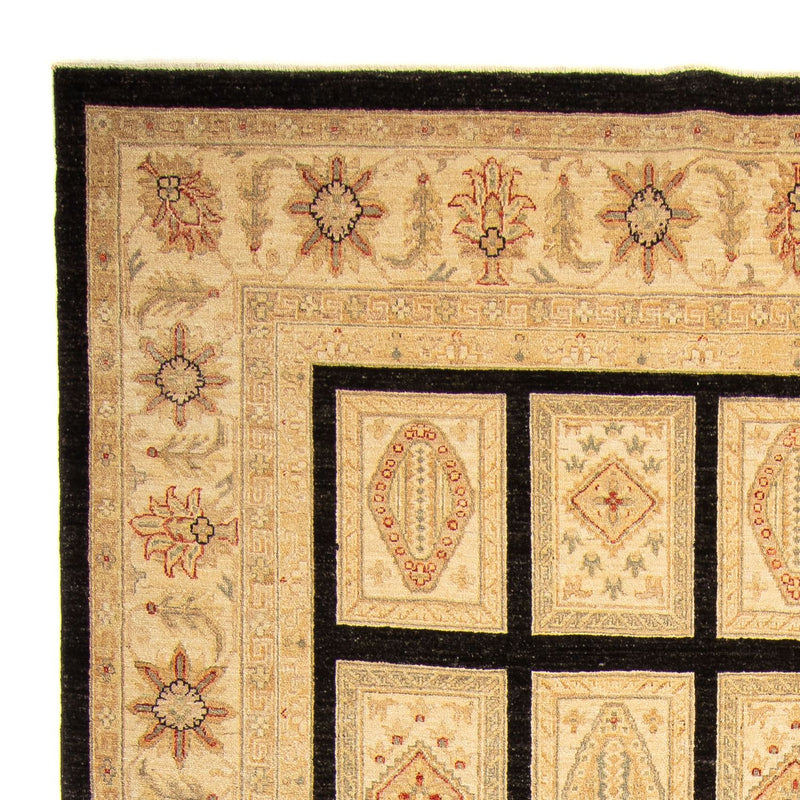 Ziegler Carpet - Bakhtiari - 377 x 239 cm - lys beige