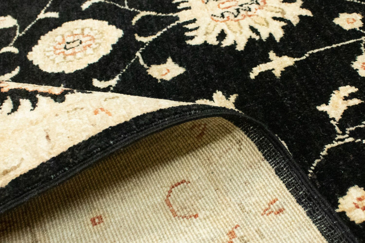 Ziegler Carpet - 199 x 150 cm - sort
