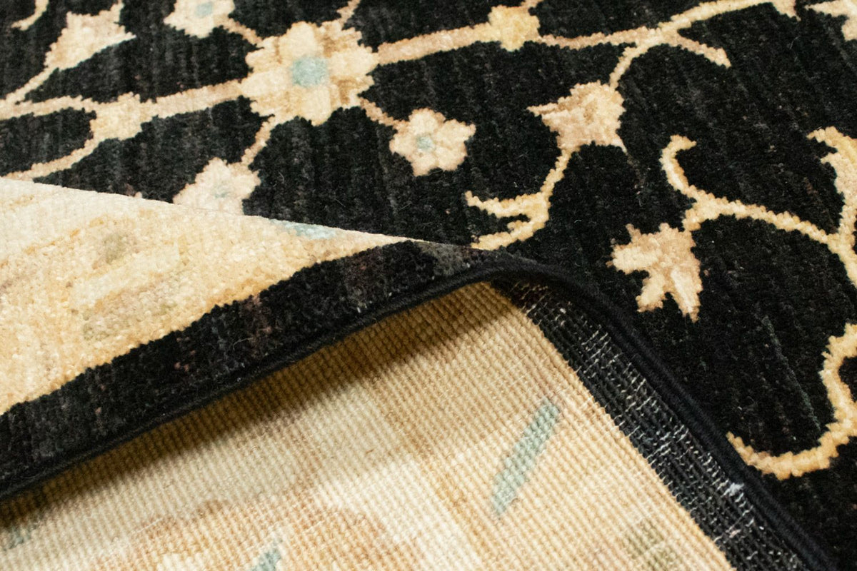 Ziegler Carpet - 195 x 153 cm - sort